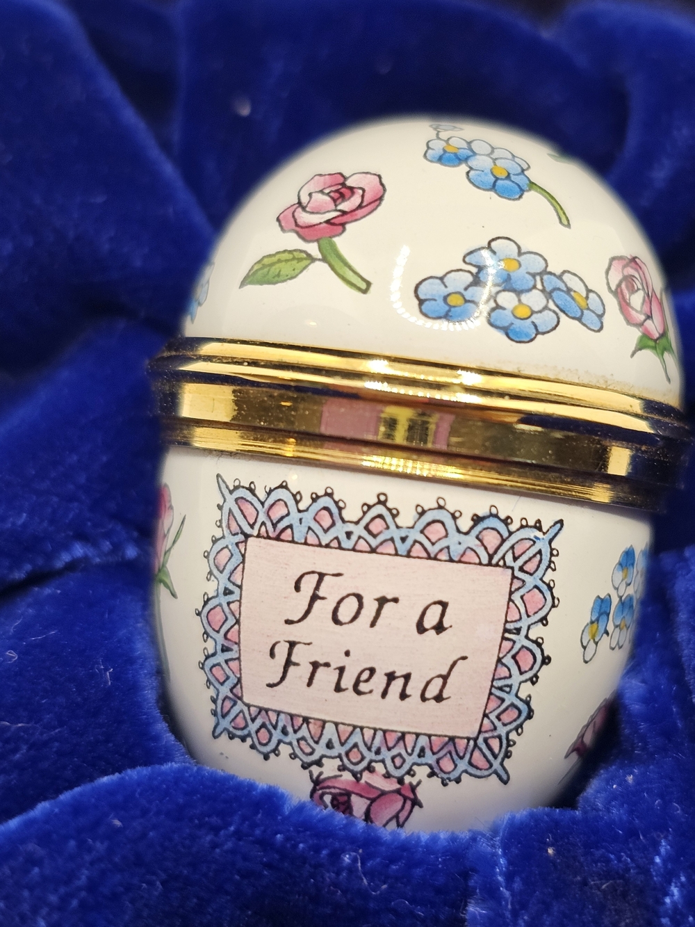 HALCYON DAYS ENAMEL "For a Friend" Keepsake egg in box